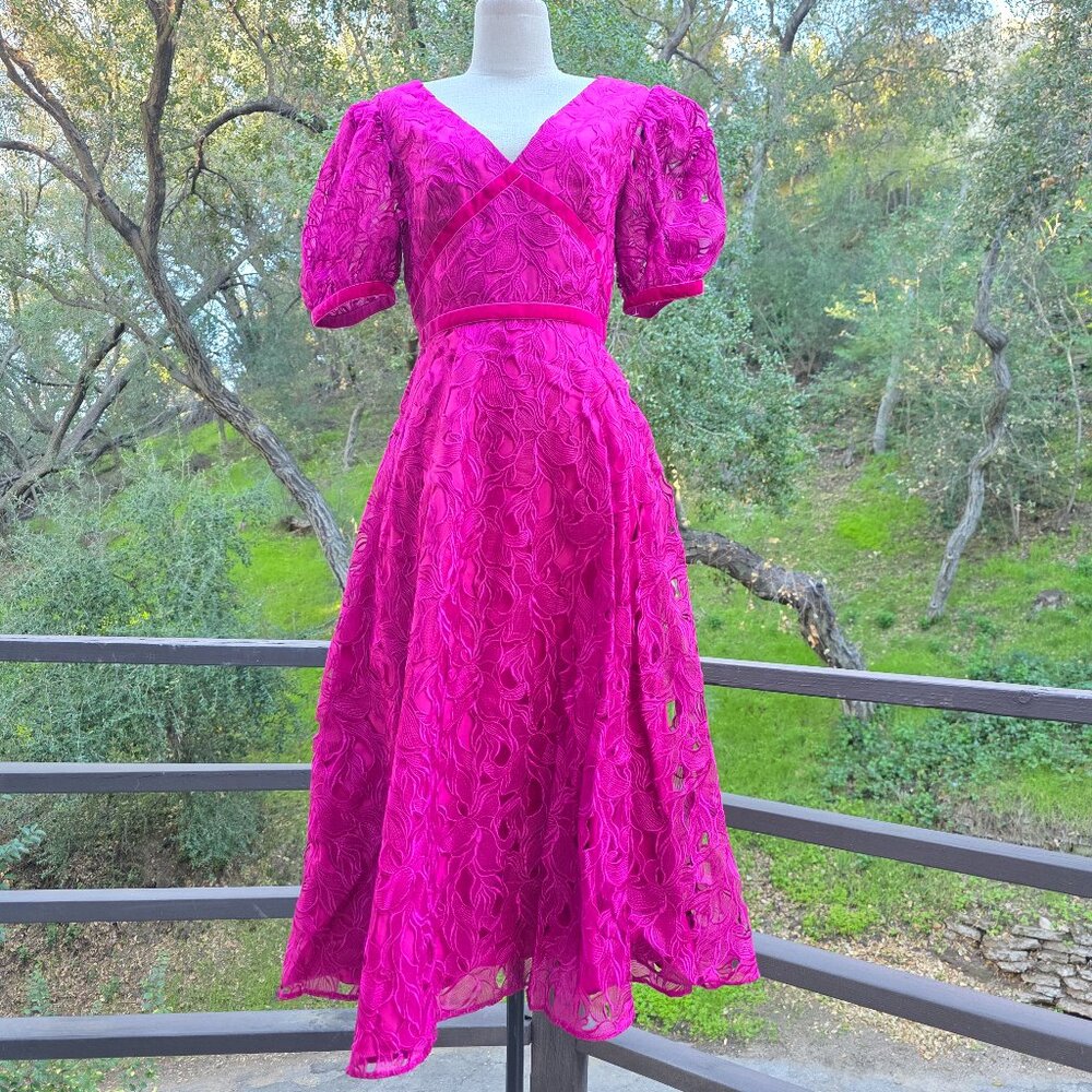 NWOT THEIA FUCHSIA A-LINE V-NECK MIDI DRESS SIZE 4